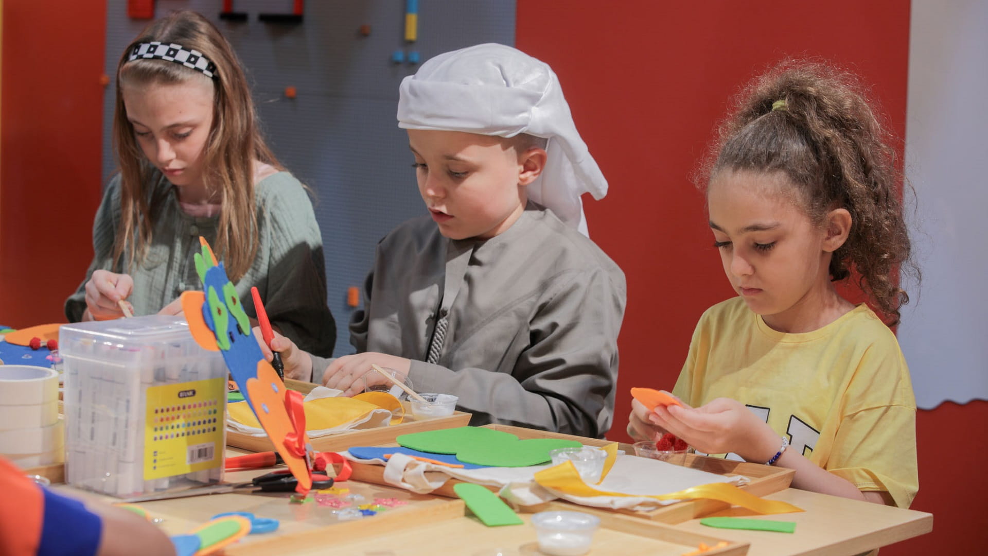 أطفال الشارقة تشارك بـ 70 ورشة ضمن المهرجان القرائي للطفل 