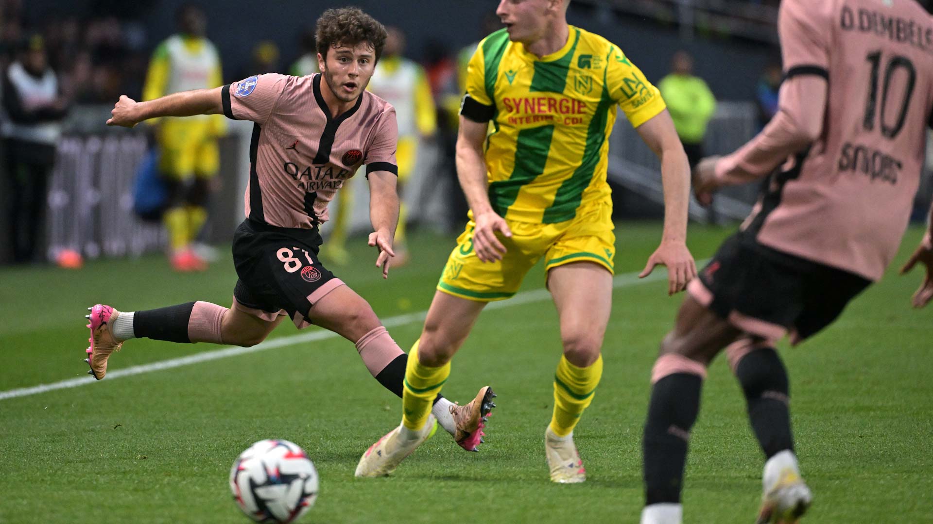 سان جيرمان يحافظ على سجله خالياً من الهزائم في الدوري الفرنسي  