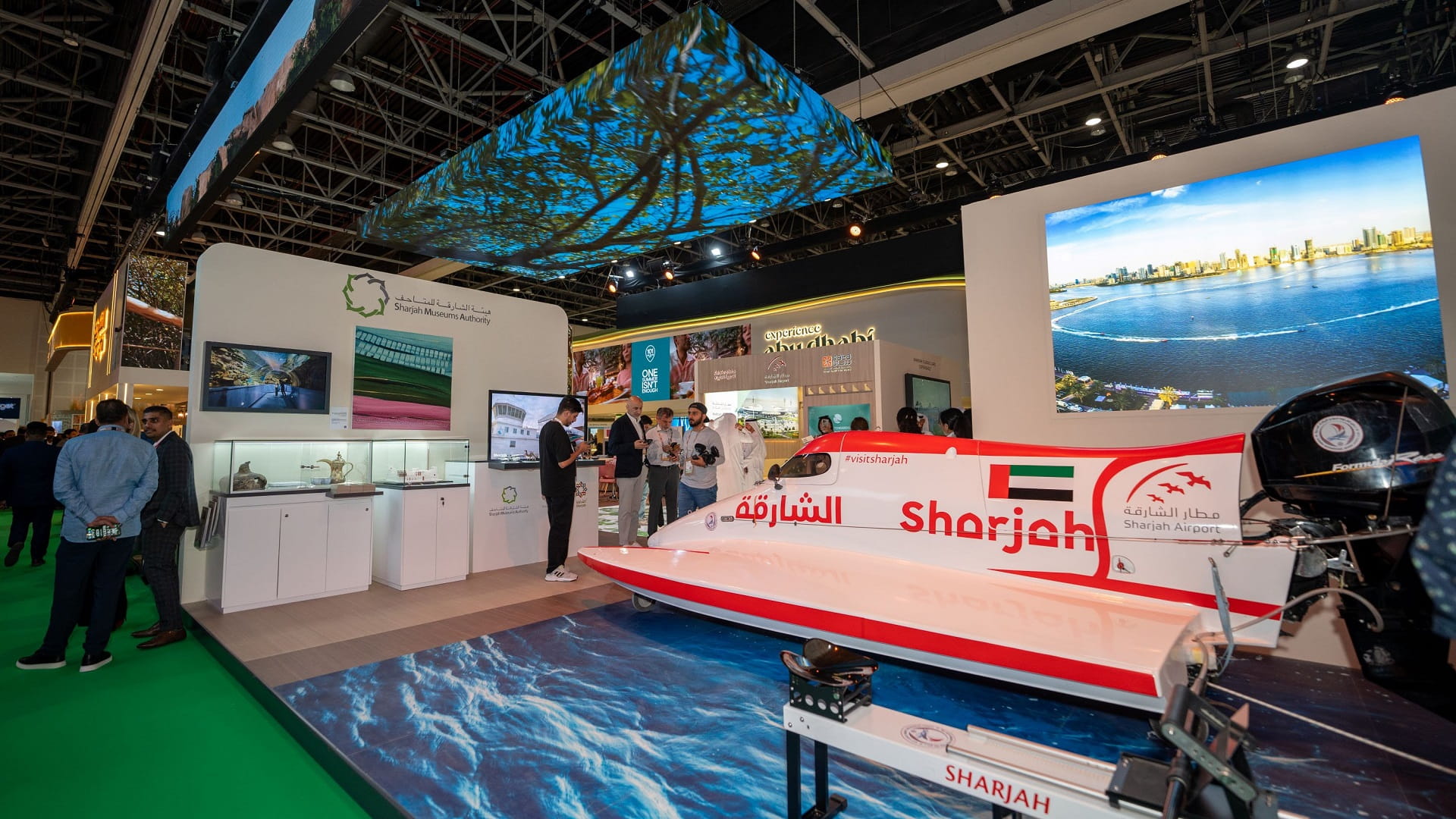 الشارقة تستعرض مقوماتها السياحية في معرض سوق السفر العربي 2025