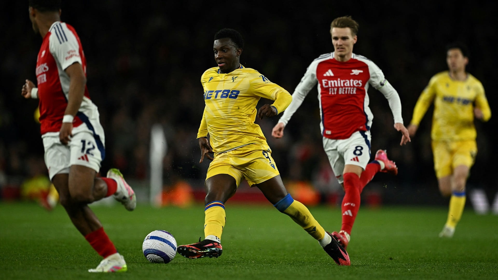 صورة بعنوان: أرسنال يتعثر أمام كريستال بالاس في الدوري الإنجليزي  