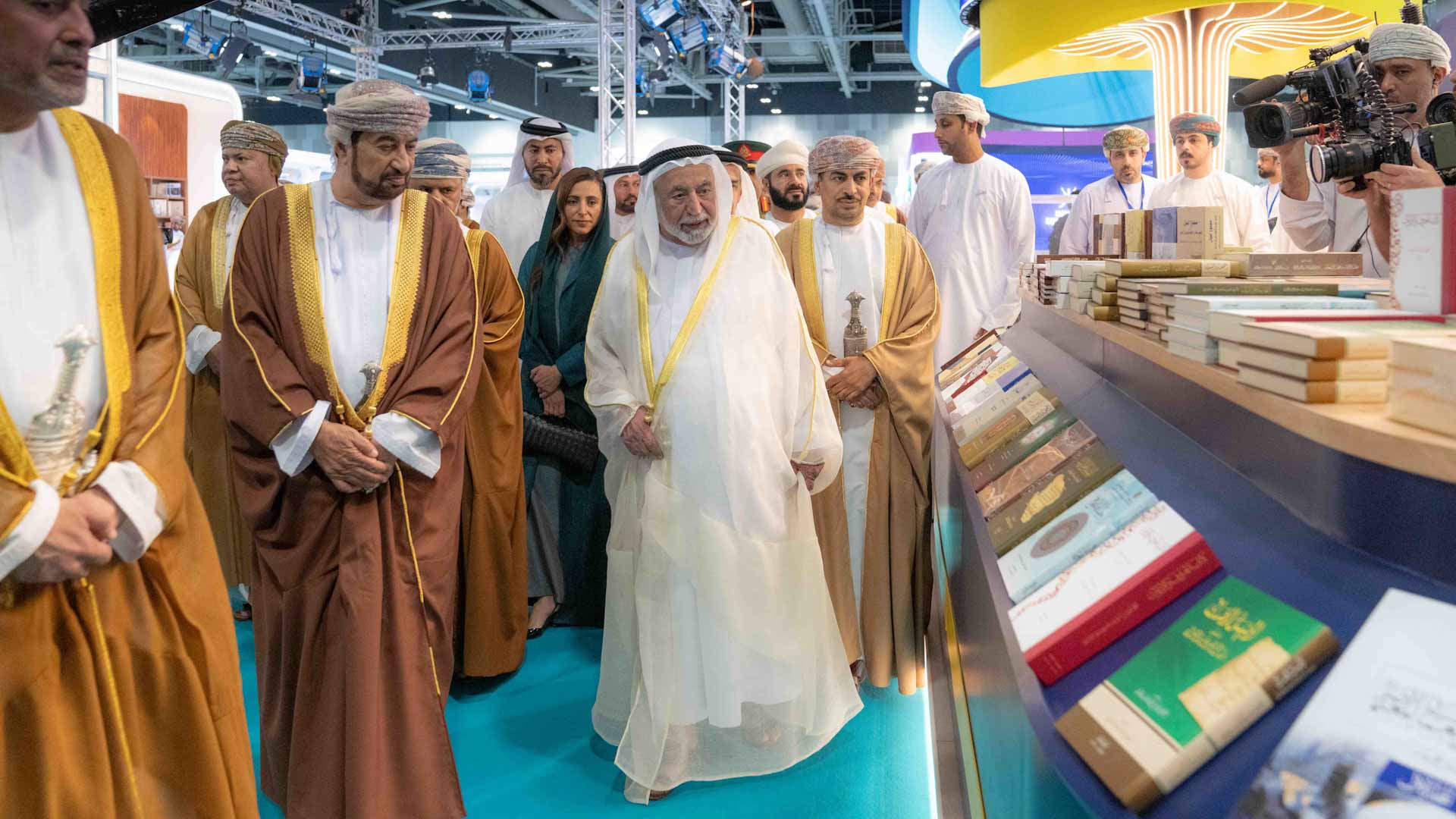 Sharjah Ruler visits MIBF, signs latest historical work 