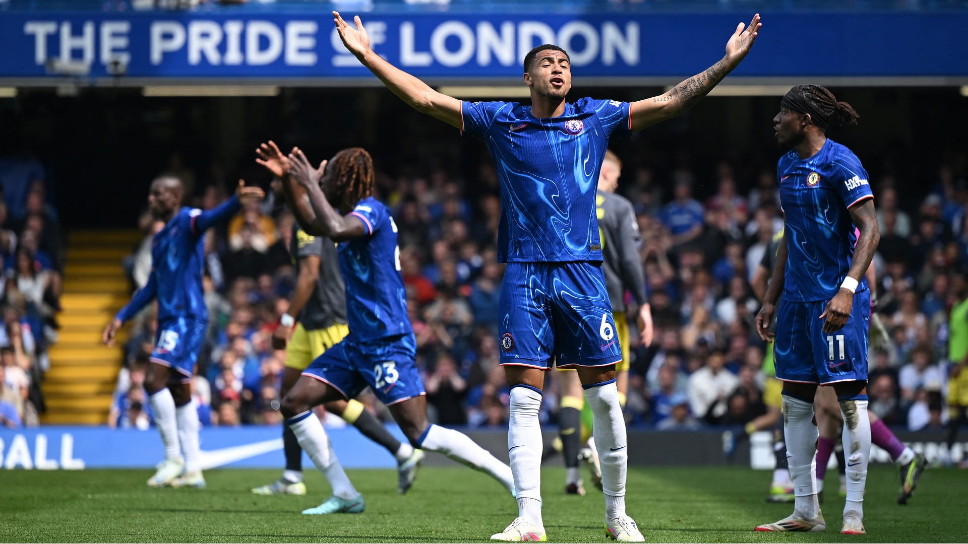 Jackson leads Chelsea to victory in Premier League clash