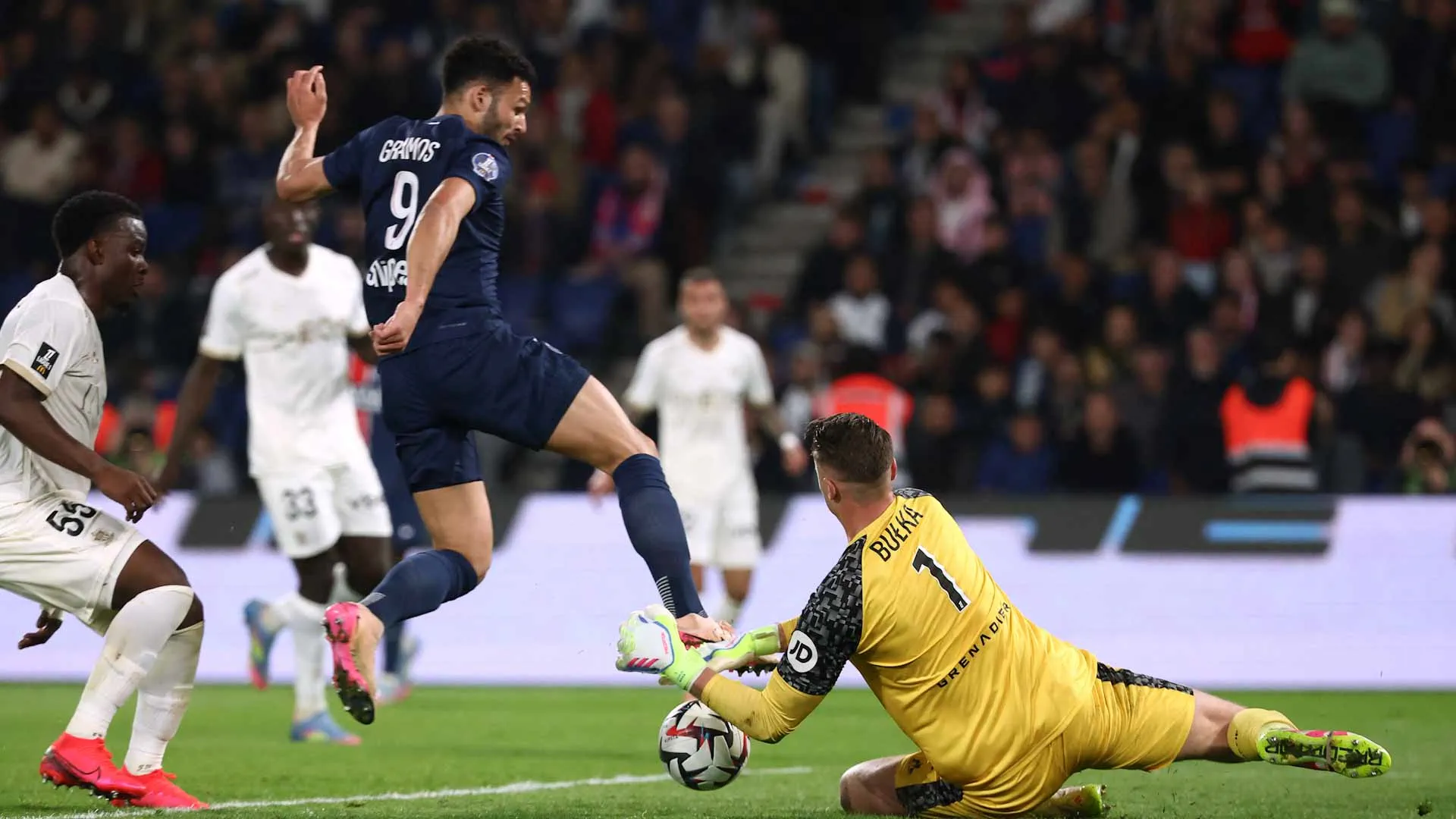 PSG suffers first defeat this season in Ligue 1 