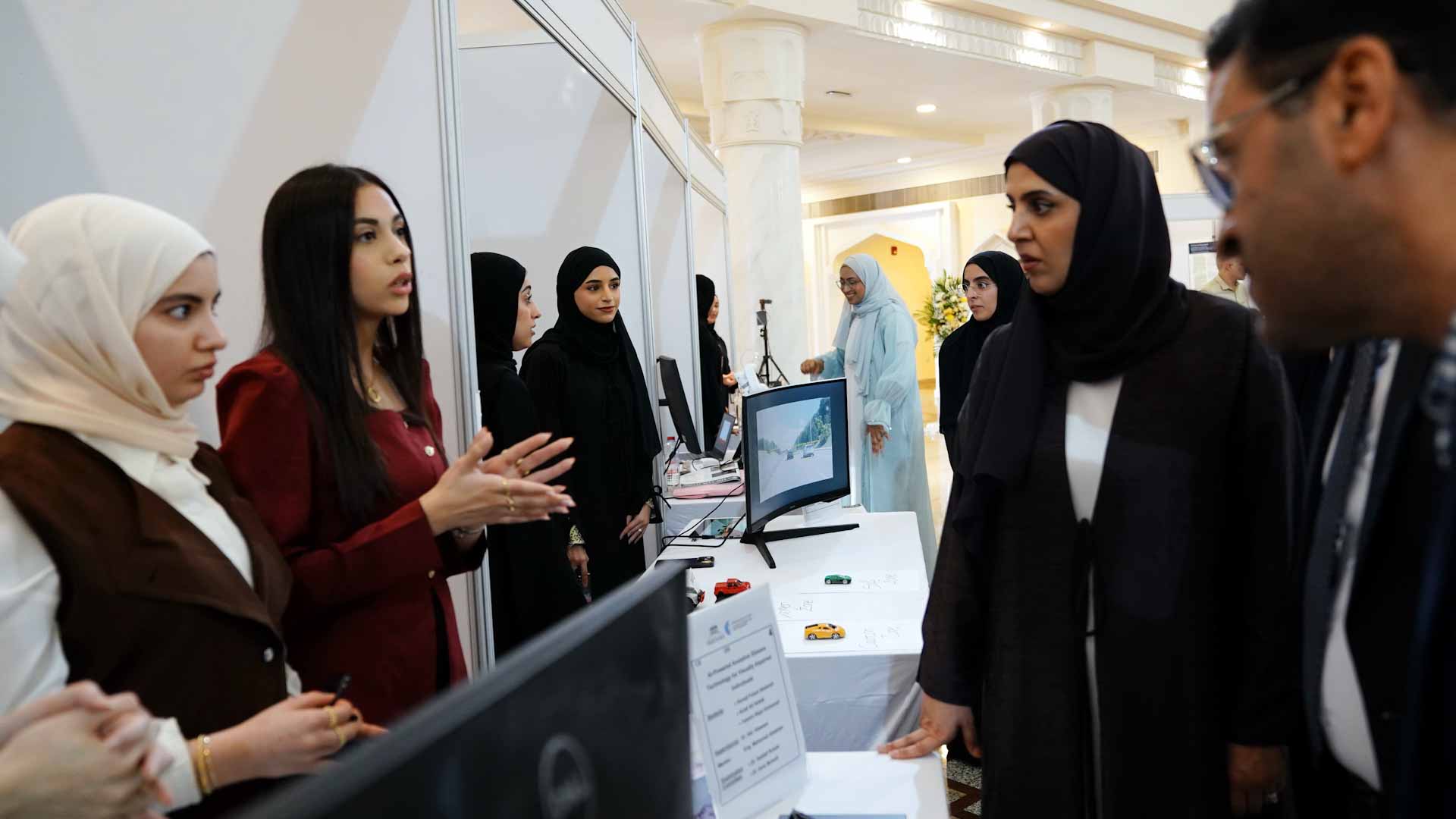 جامعة الشارقة تطلق معرض مشاريع تخرج طلبة كلية الحوسبة والمعلوماتية 