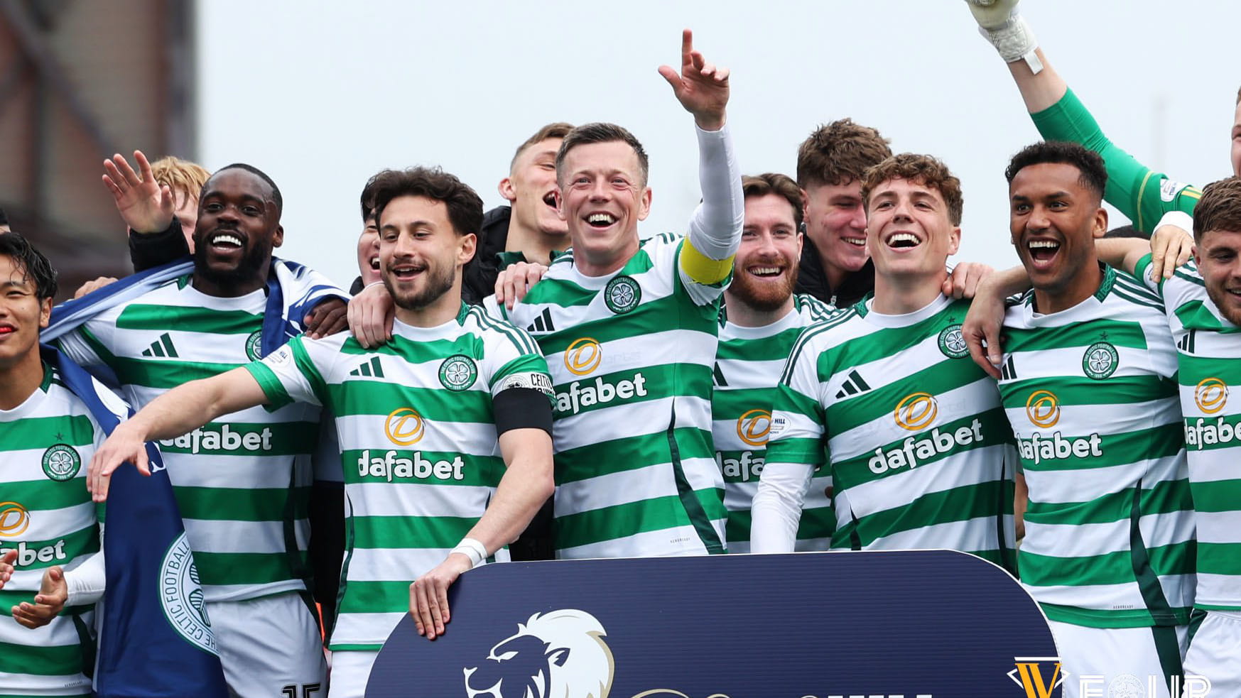 سلتيك يتوّج بلقب الدوري الاسكتلندي للموسم الـ4 توالياً  