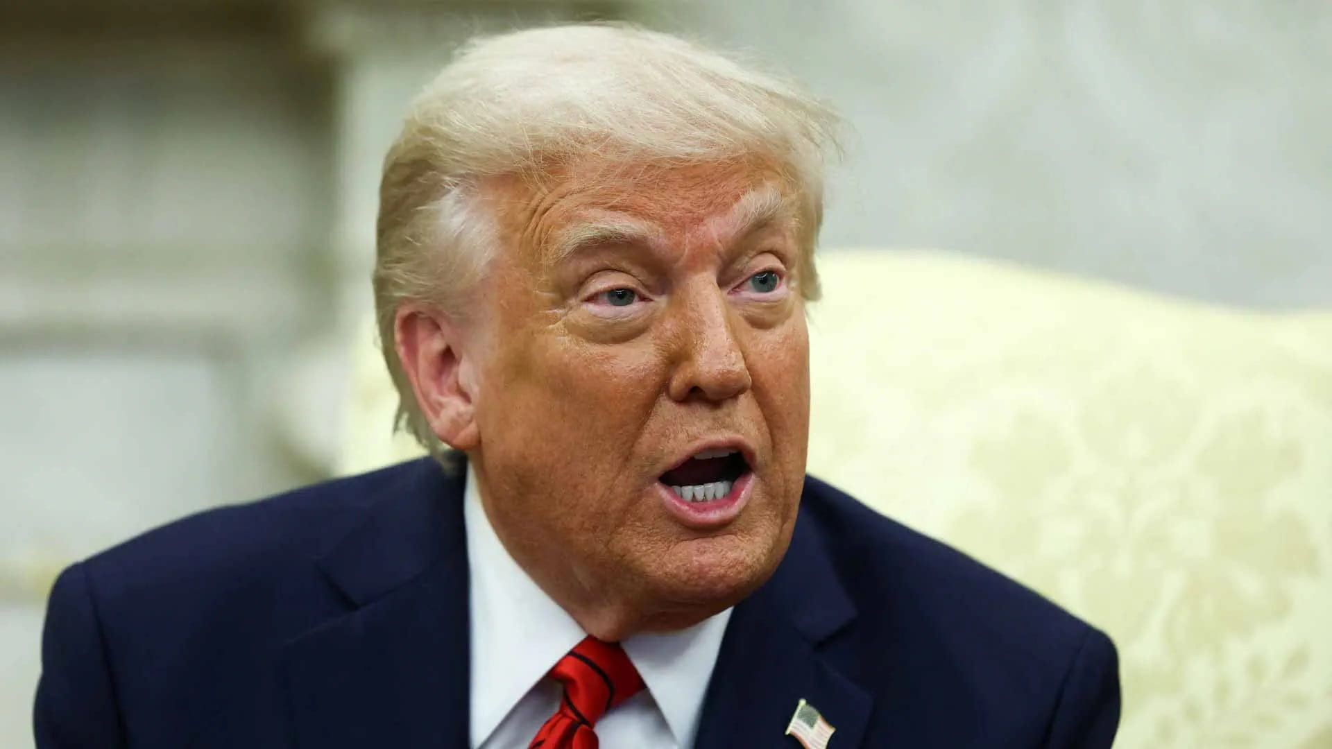 ترامب يطالب بمرور السفن الأميركية عبر قناتي السويس وبنما دون رسوم 