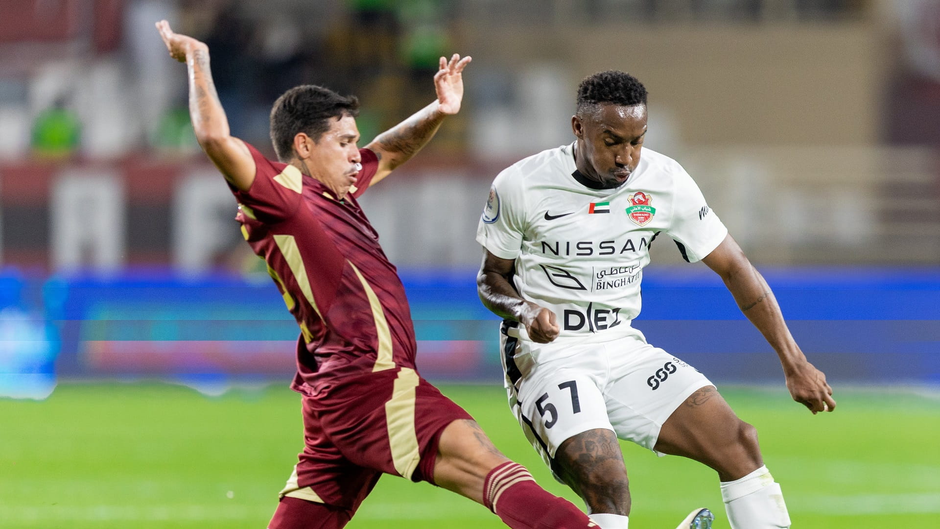 التعادل يحسم لقاء الوحدة وشباب الأهلي في دوري أدنوك للمحترفين 