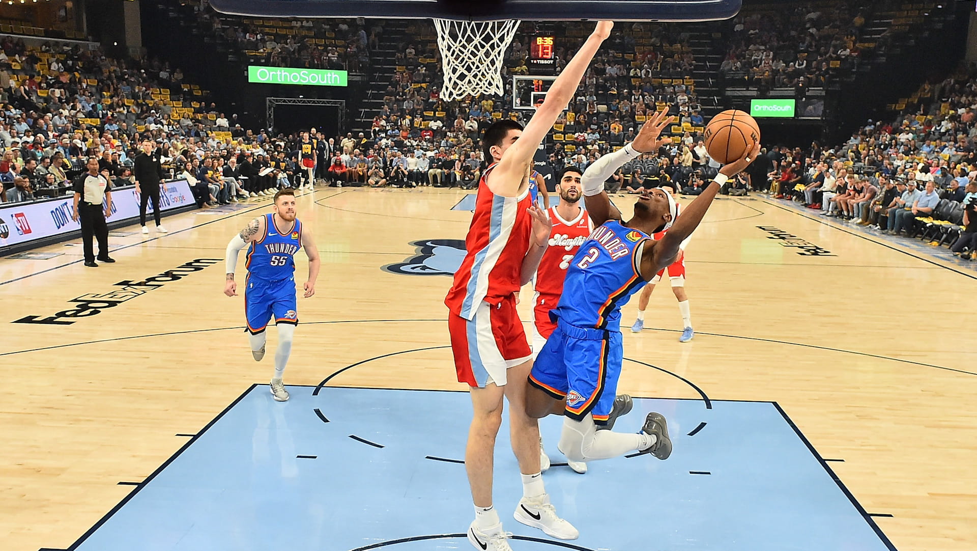 أوكلاهوما سيتي يتأهل لنصف نهائي المنطقة الغربية بالسلة الأميركية 