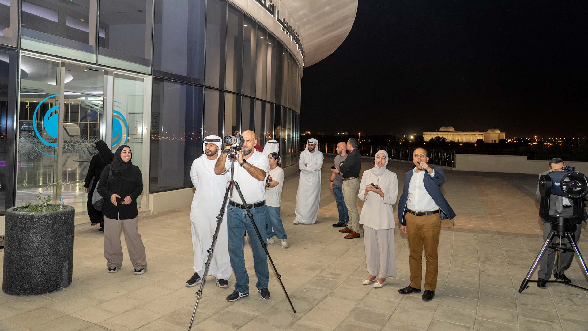 "الشارقة لعلوم الفضاء والفلك" تحتفي بالأسبوع الدولي للسماء المظلمة 