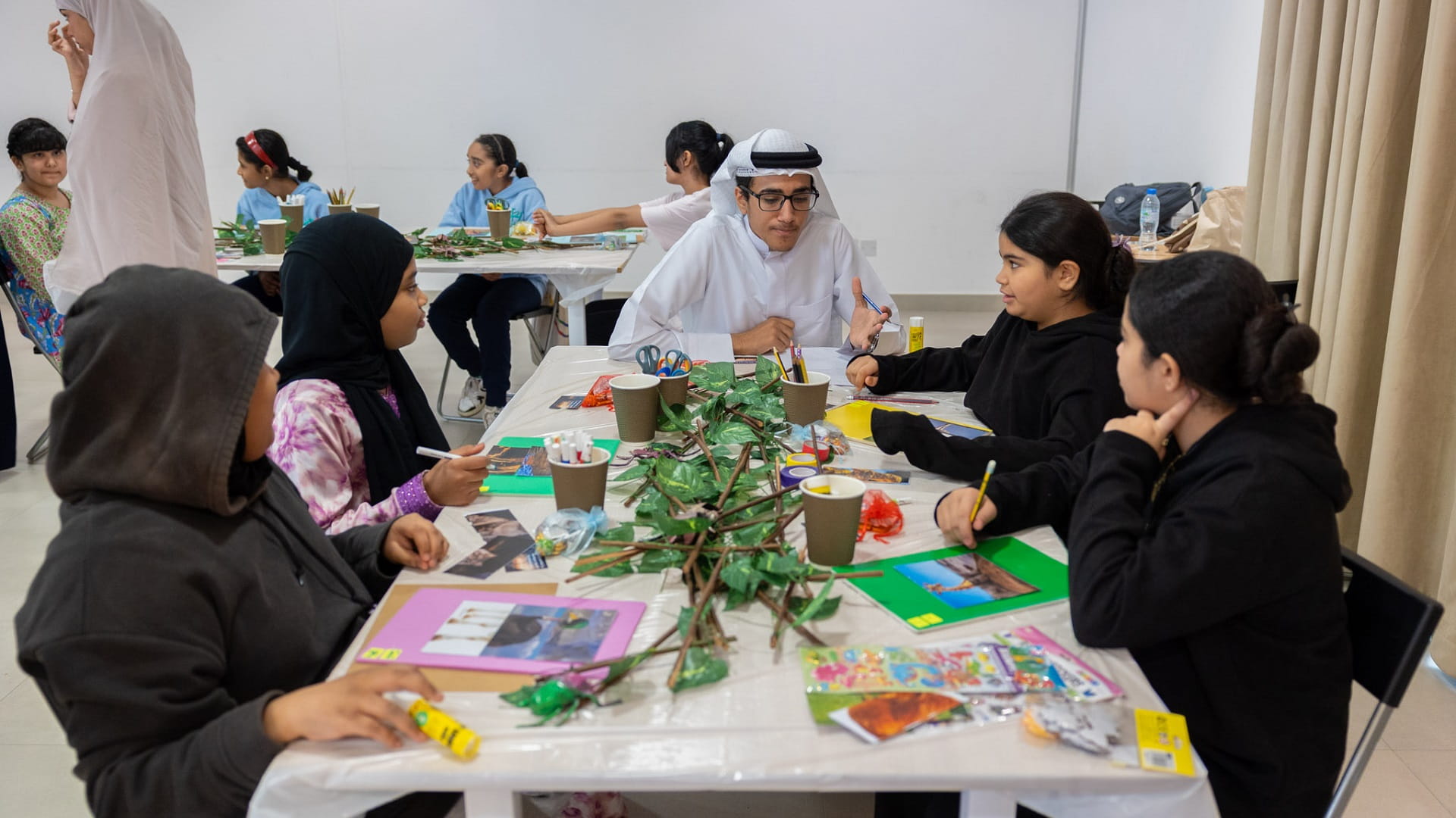 "أطفال الشارقة" تُنظم برنامجها التفاعلي "عالم الفنتازيا" 