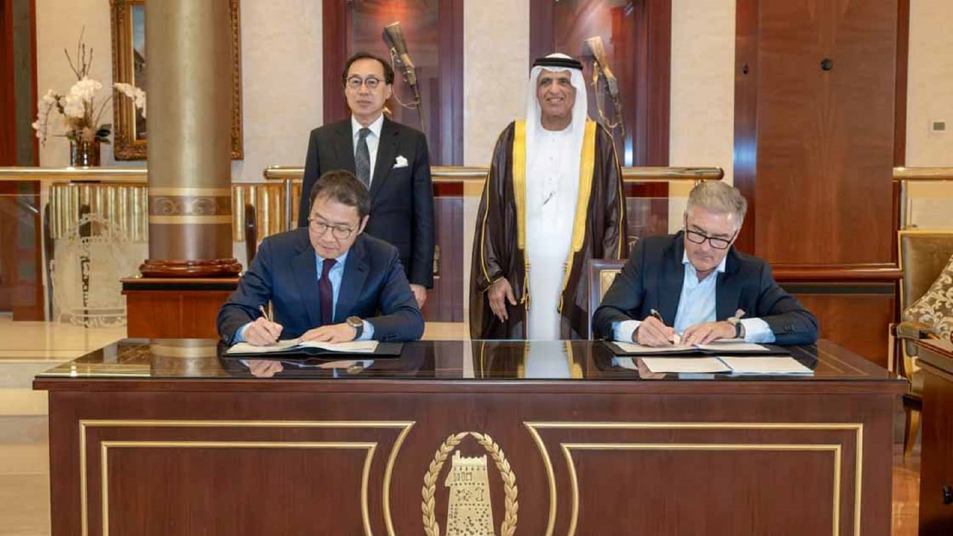 Saud bin Saqr witnesses RAK Ports and Hutchison agreement signing 