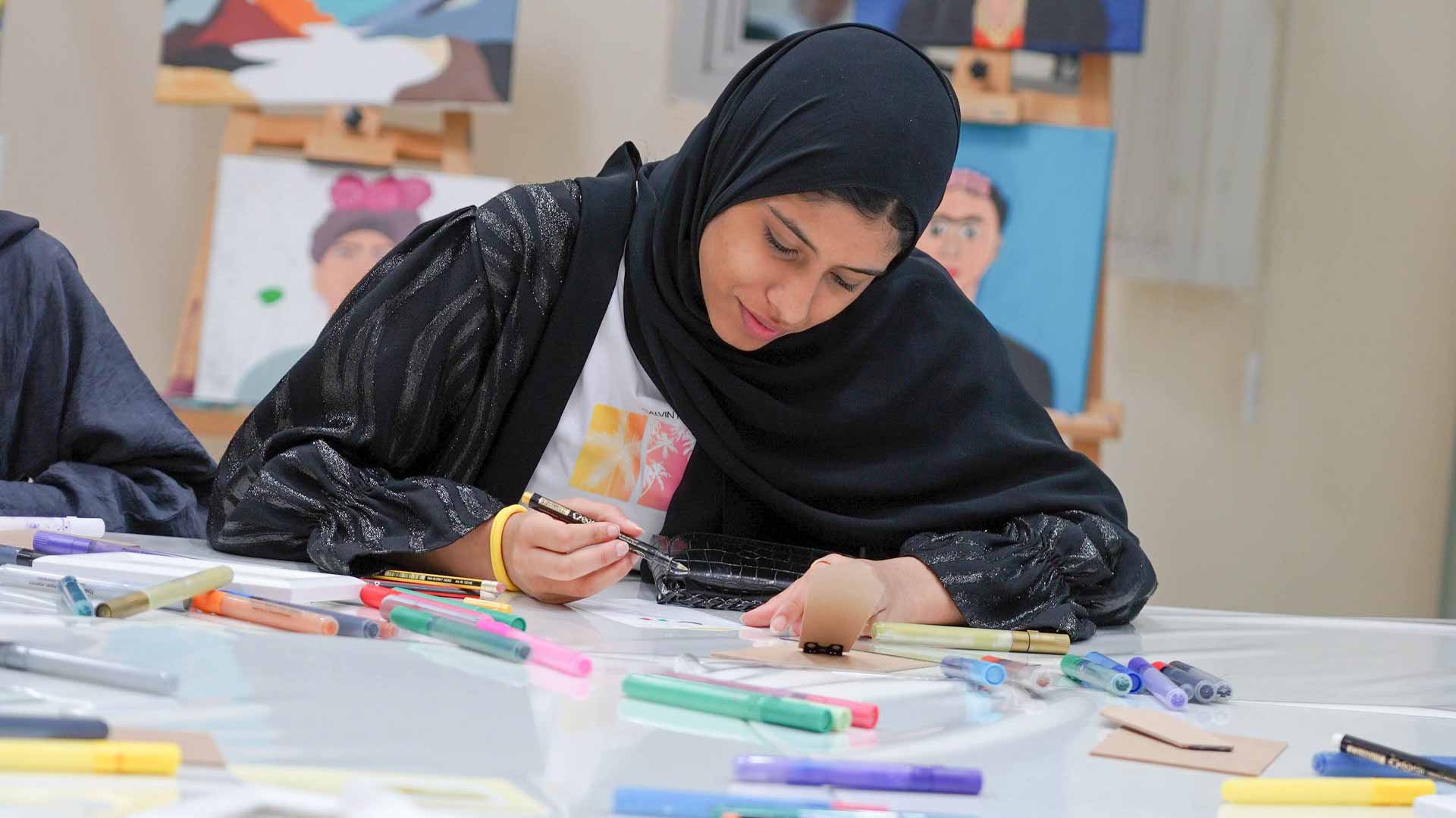 سجايا فتيات الشارقة تطلق ورشها الإبداعية لشهر مايو  