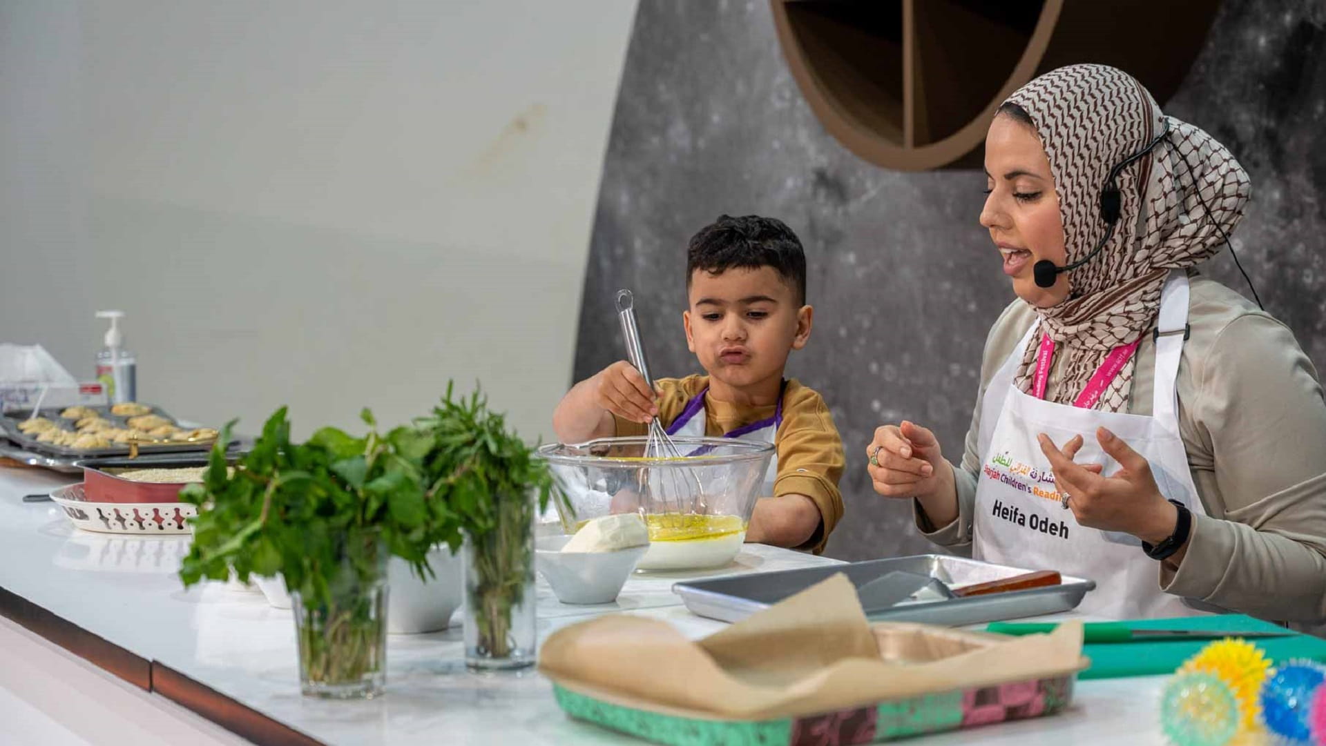 روائح زعتر فلسطين تفوح من مهرجان الشارقة القرائي للطفل 2025  