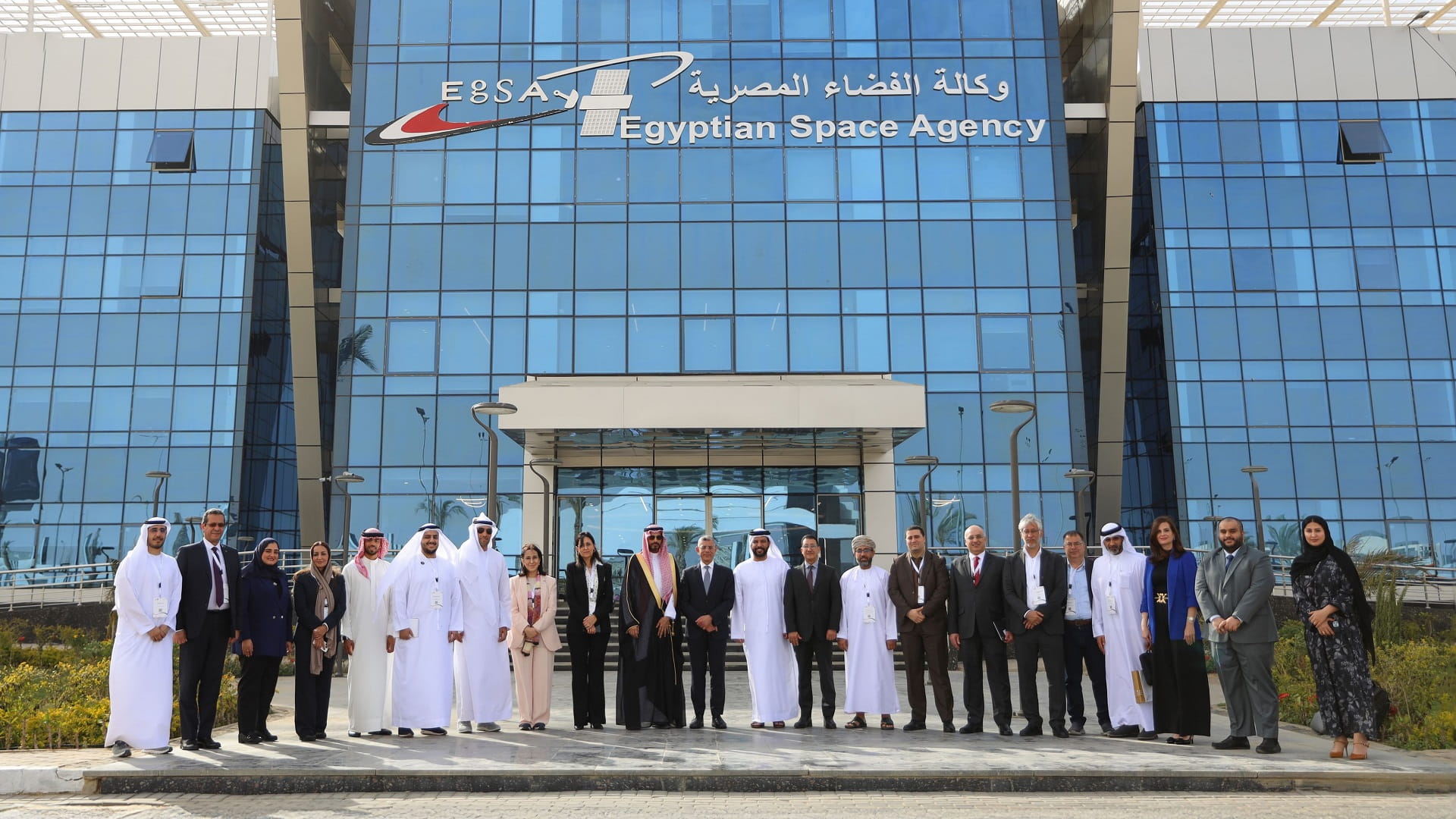 الإمارات ومصر توقعان مذكرة تفاهم لتعزيز التعاون في مجال الفضاء 