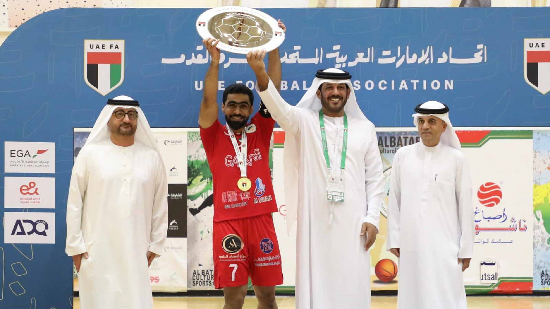 البطائح يفوز على خورفكان ويتوج بطلًا لدوري كرة قدم الصالات 