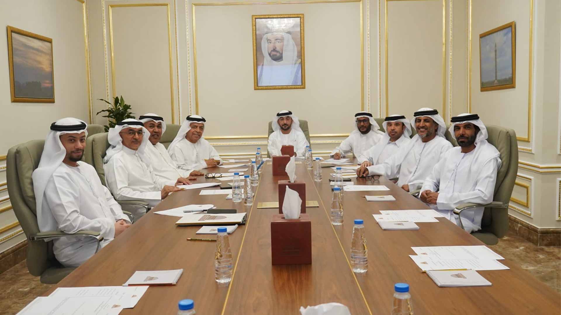 لجنة بـ "استشاري الشارقة" تراجع سياسة دائرة التنمية الاقتصادية 