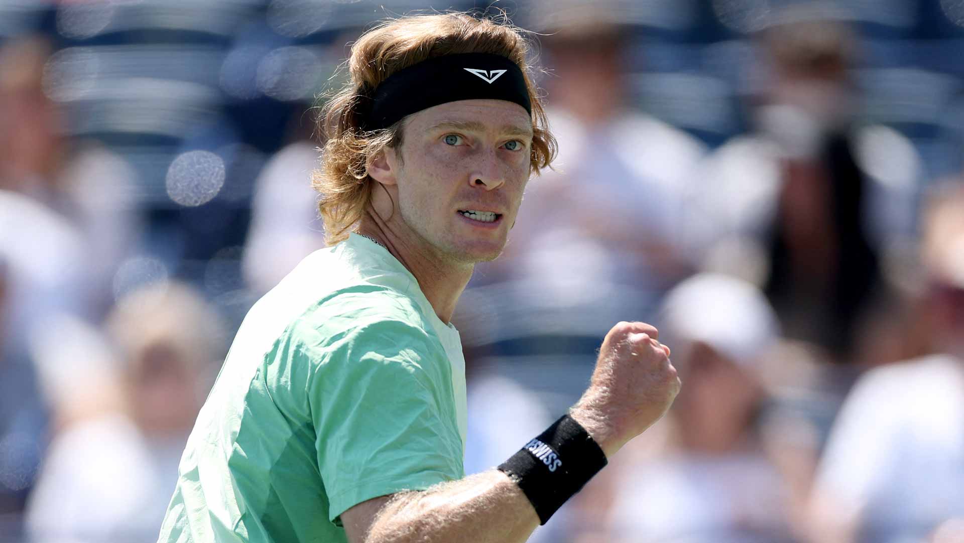  الروسي روبليف يتأهل إلى ثمن نهائي بطولة كندا للتنس 