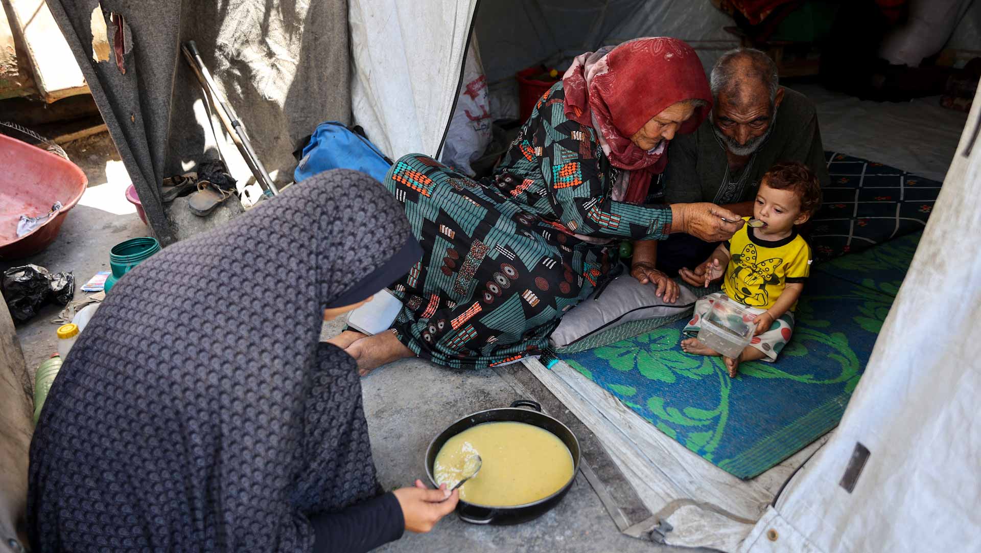 Hamas says no special food privileges for Gaza hostages 