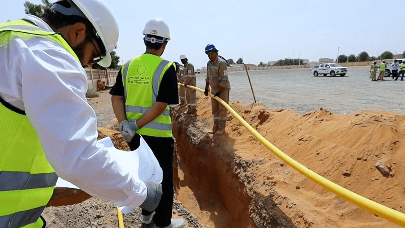 كهرباء الشارقة تنفذ مشروع توصيل شبكة الغاز الطبيعي لمدينة الذيد  