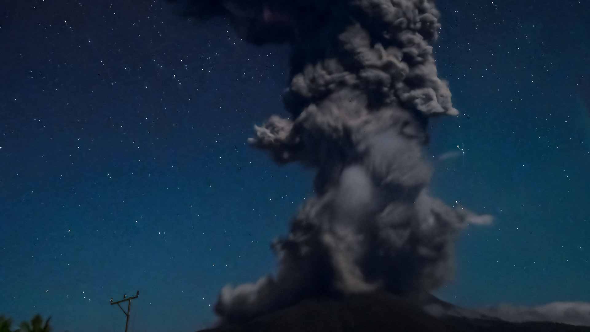 في روسيا.. زلزال كامتشاتكا العنيف يقظ بركاناً خامداً منذ 600 عام 