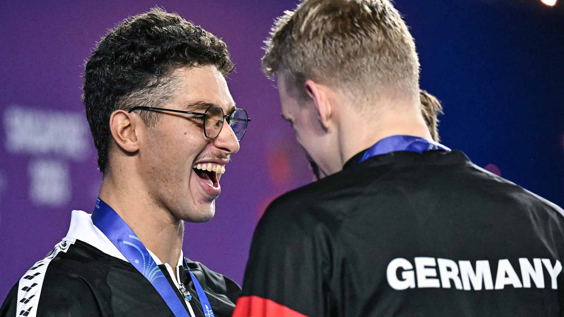 التونسي الجوادي يحرز ذهبية سباق 1500 حرة في مونديال السباحة 