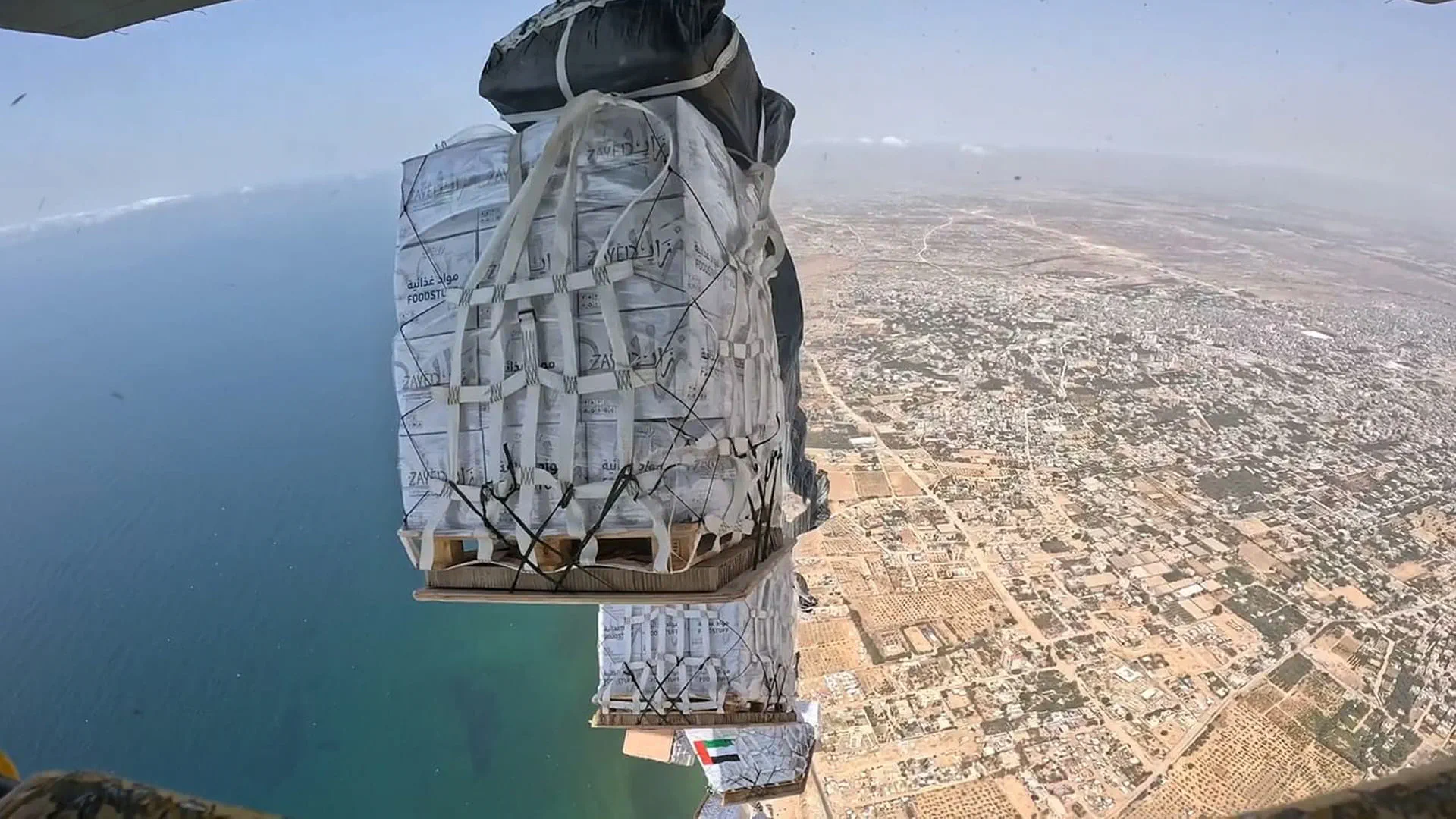 UAE conducts 62nd airdrop as part of ‘Birds of Goodness' in Gaza 