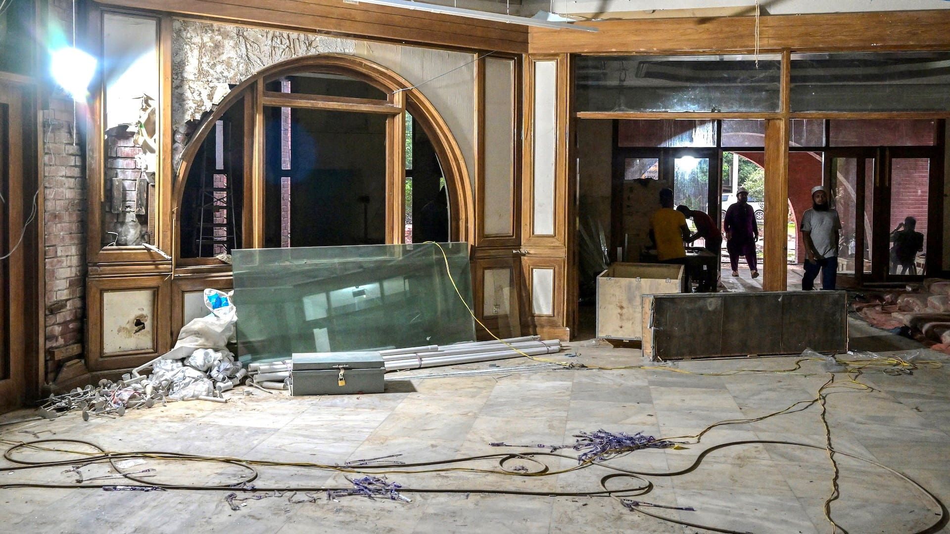 قصر رئيسة وزراء بنغلاديش السابقة الفاخر يتحول إلى متحف للثورة 