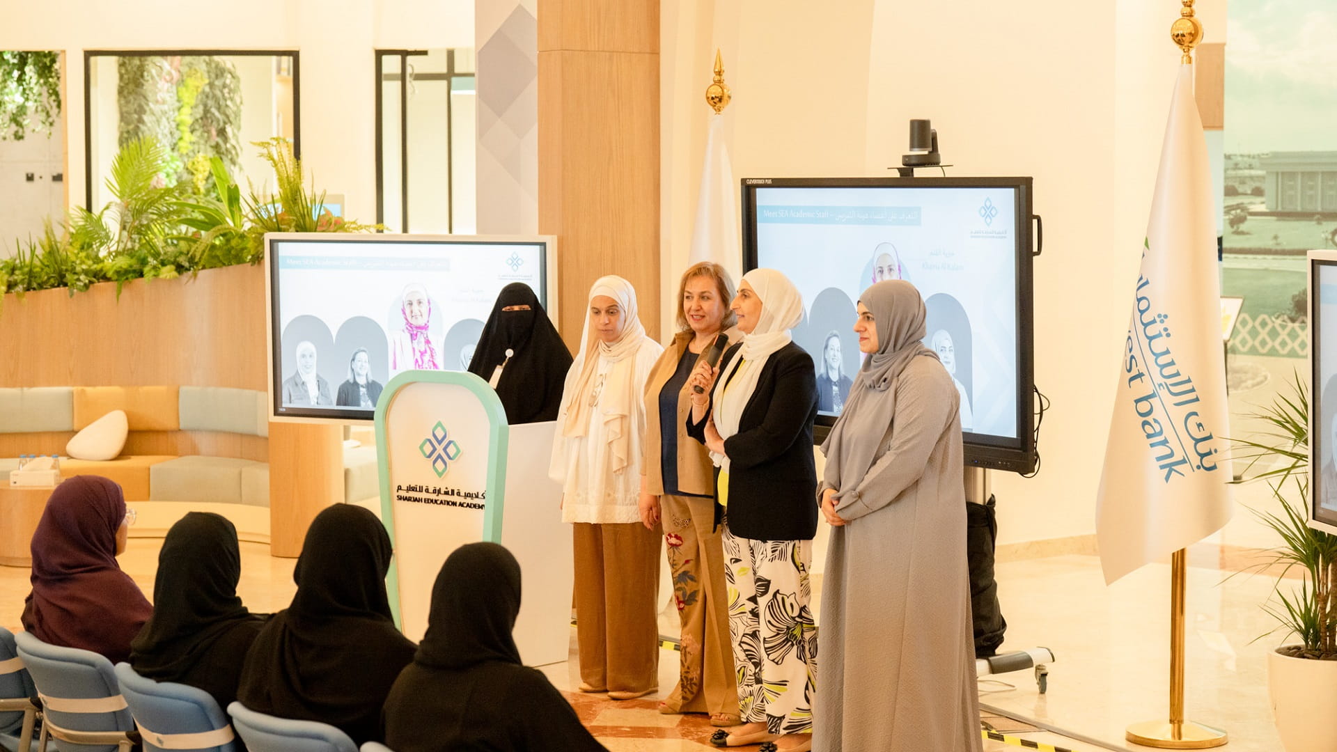 90 طالباً يبدأون دراسة برنامج الشهادات التخصصية بالطفولة المبكرة 