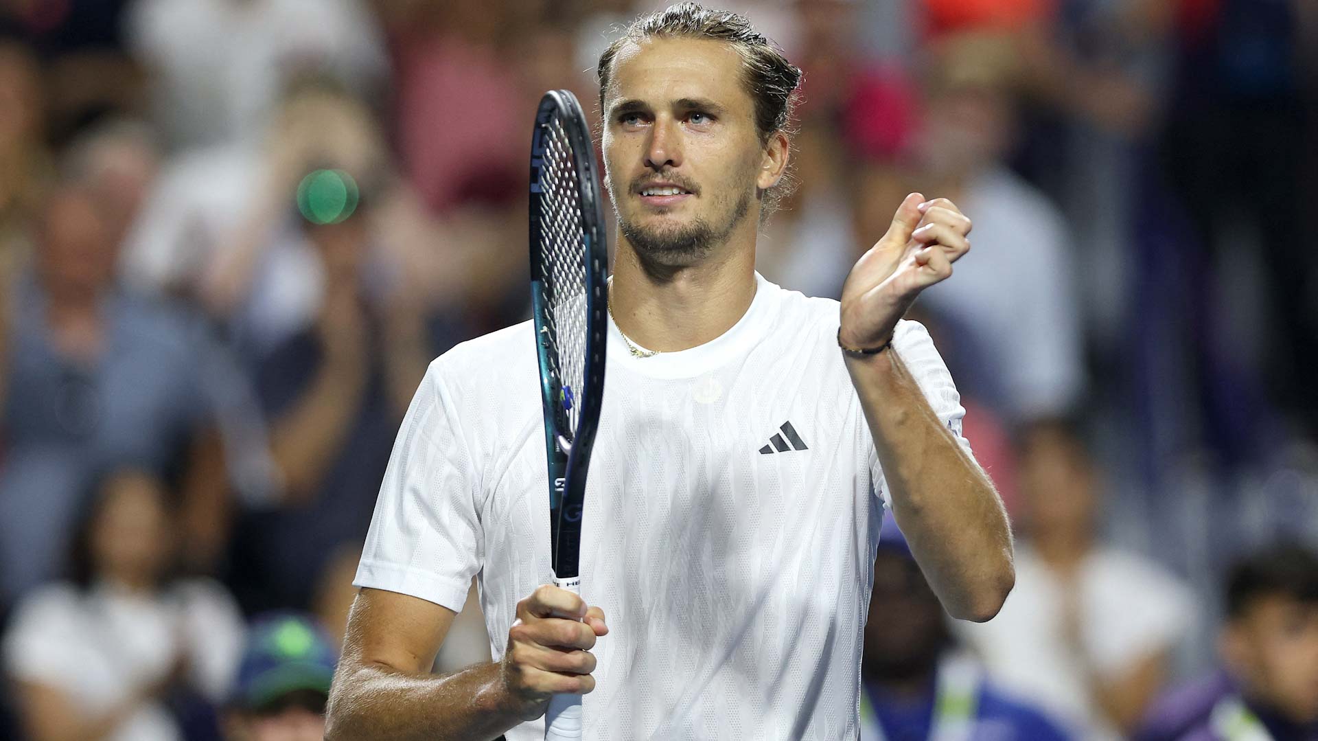 الألماني زفيريف يتأهل لنصف نهائي بطولة كندا للتنس  