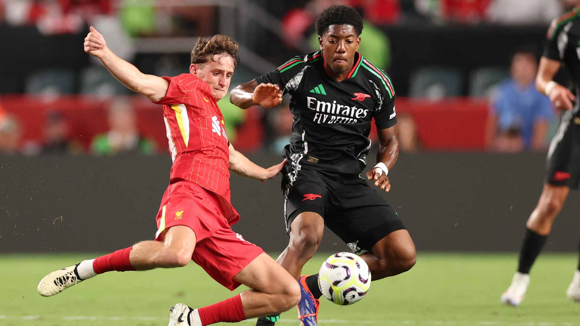  نادي ليون الفرنسي يتعاقد مع الشاب تايلور مورتون 