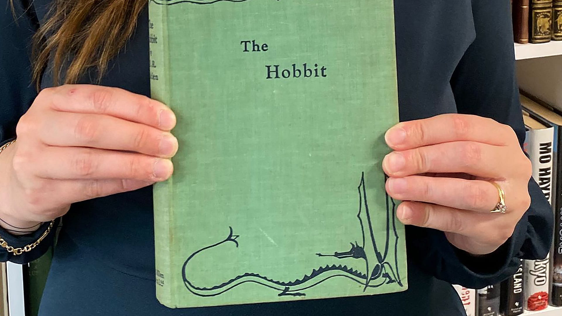 دار مزادات تبيع نسخة نادرة من رواية "ذي هوبيت" بـ58 ألف دولار
