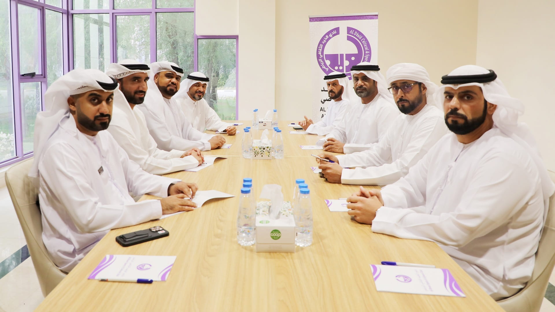 نادي الذيد ومجلس ضاحية الخروس يبحثان سبل تطوير المواهب الرياضية 