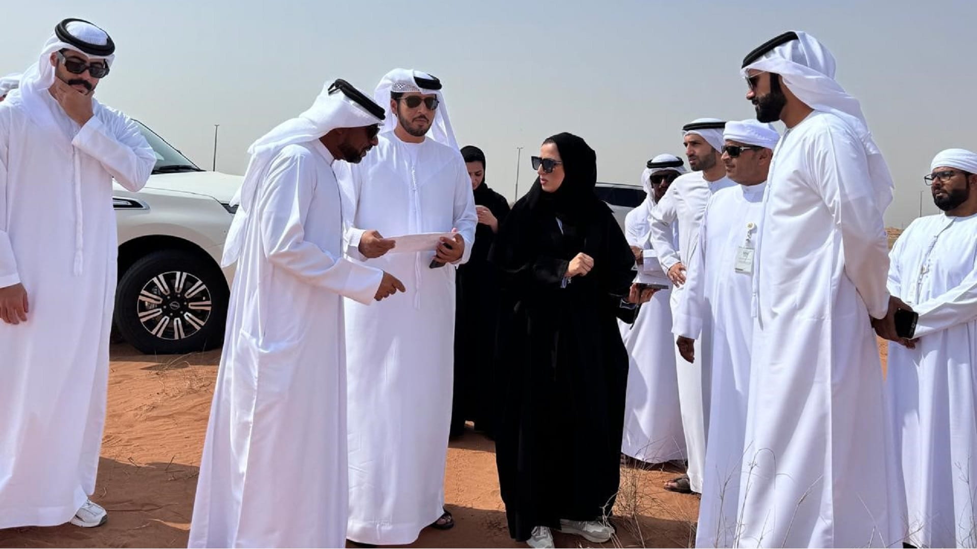 وفد مشترك يتفقد أعمال إنشاء مضامير الهجن في ميدان الذيد 