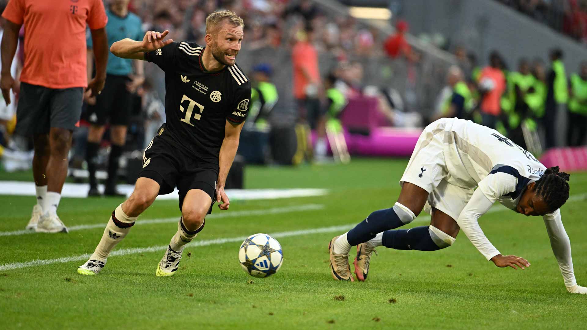 بايرن ميونيخ يقسو على توتنهام استعداداً للموسم الكروي الجديد  