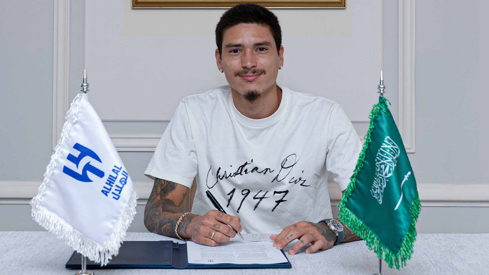 الهلال السعودي يتعاقد مع نجم ليفربول نونيز