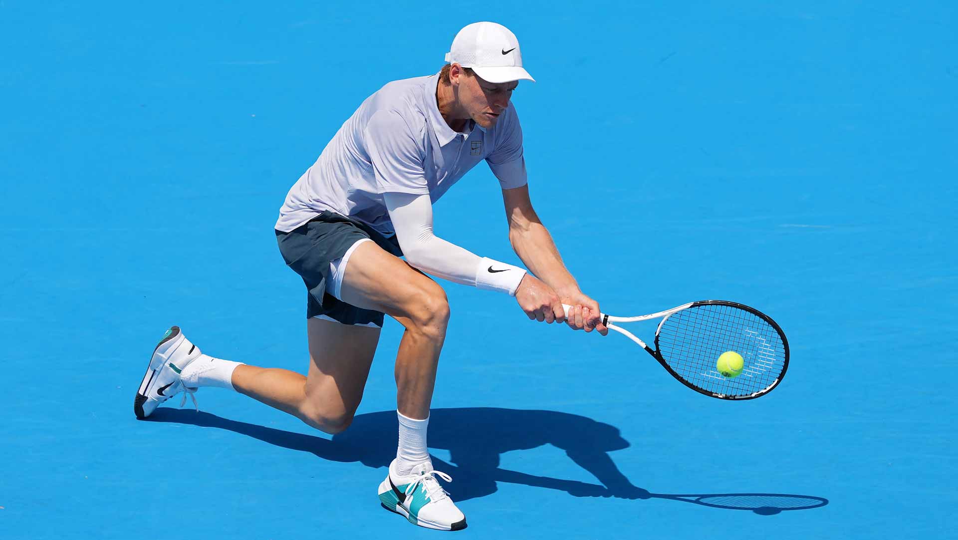 الإيطالي سينر يتأهل للدور الثالث في بطولة سينسيناتي  