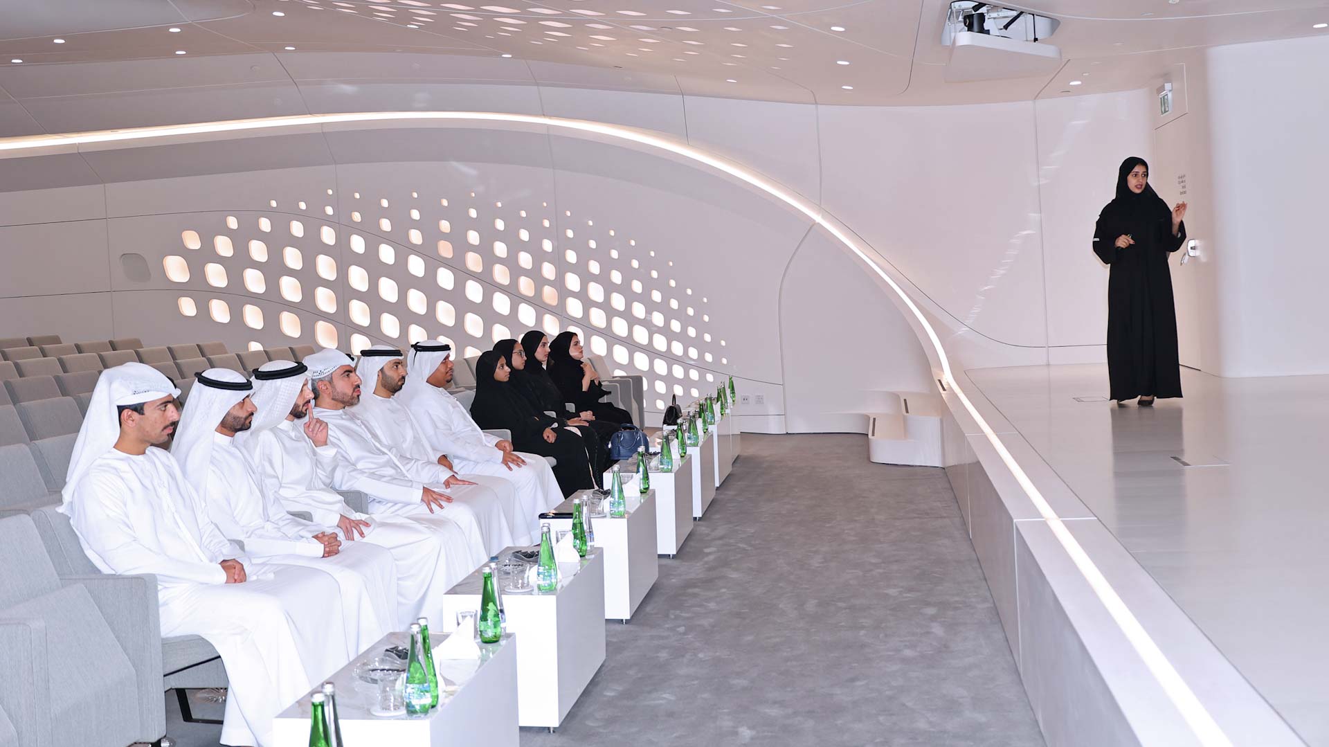 "أشغال الشارقة" تحتفي باليوم الدولي للشباب عبر سلسلة من المبادرات 