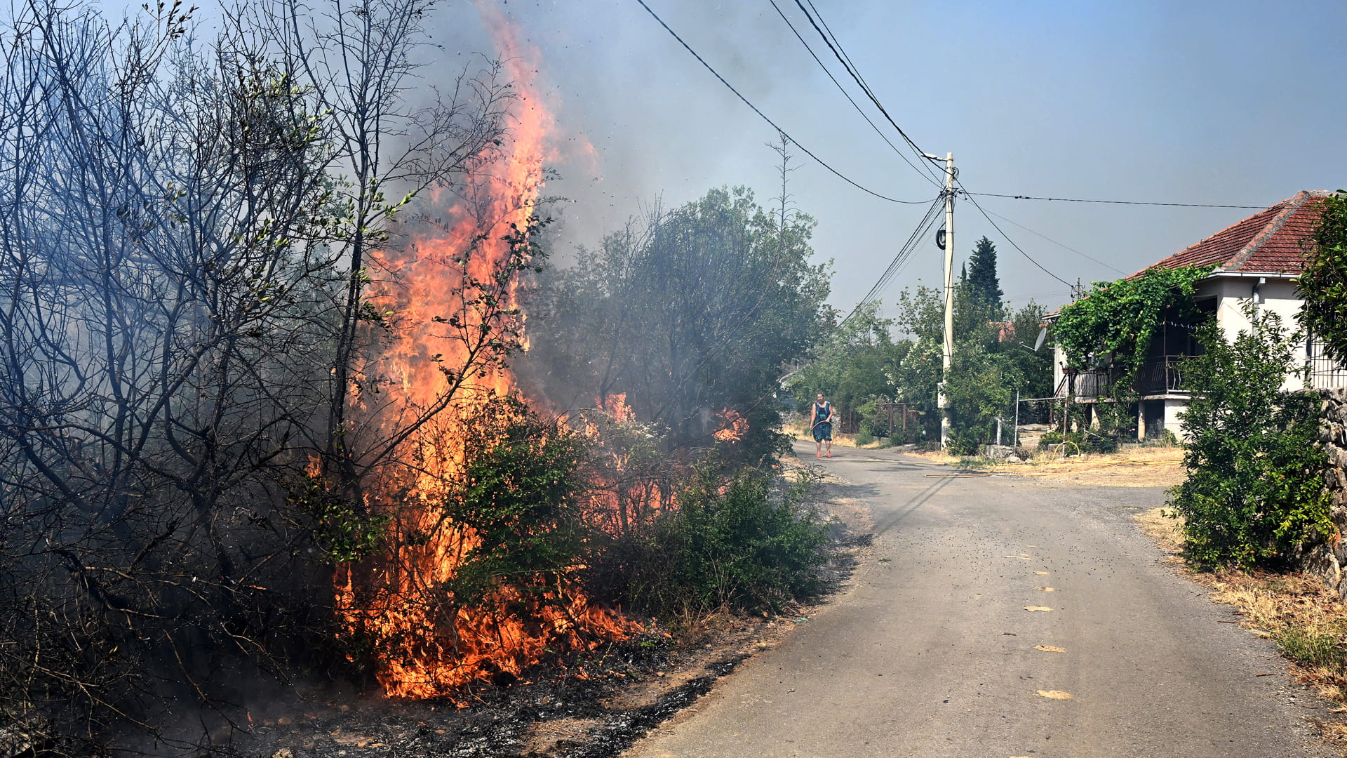 Montenegro continues to battle forest fires near Podgorica 