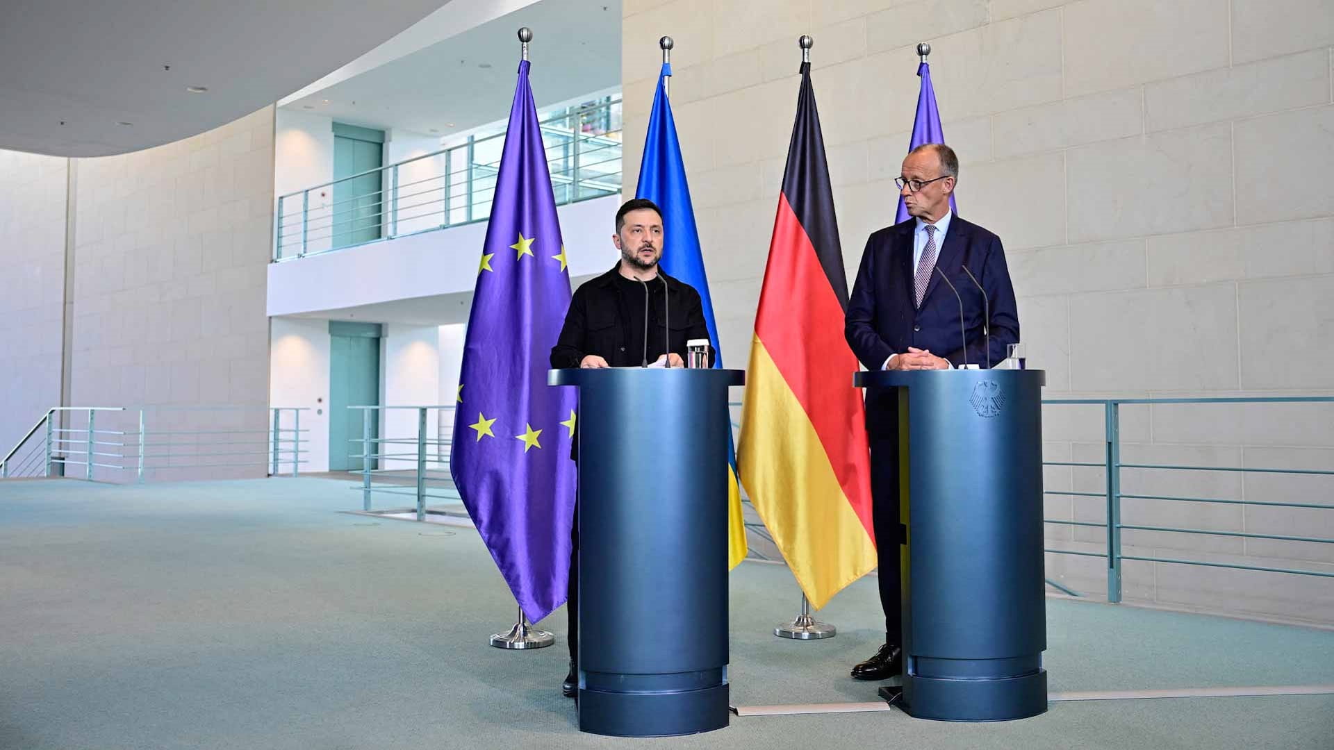 زيلينسكي يصل برلين للمشاركة في اجتماع بالفيديو مع قادة أوروبيين 