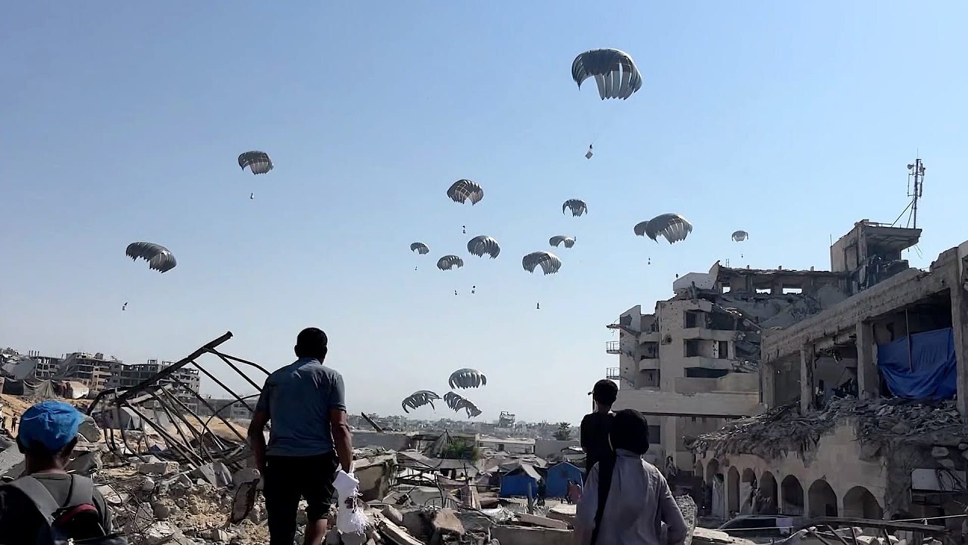 UAE conducts 71st airdrop of aid over Gaza Strip 
