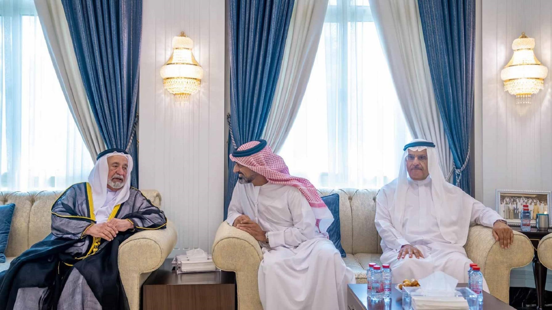 حاكم الشارقة والشيوخ يقدمون العزاء في وفاة مريم بنت سلطان القاسمي 