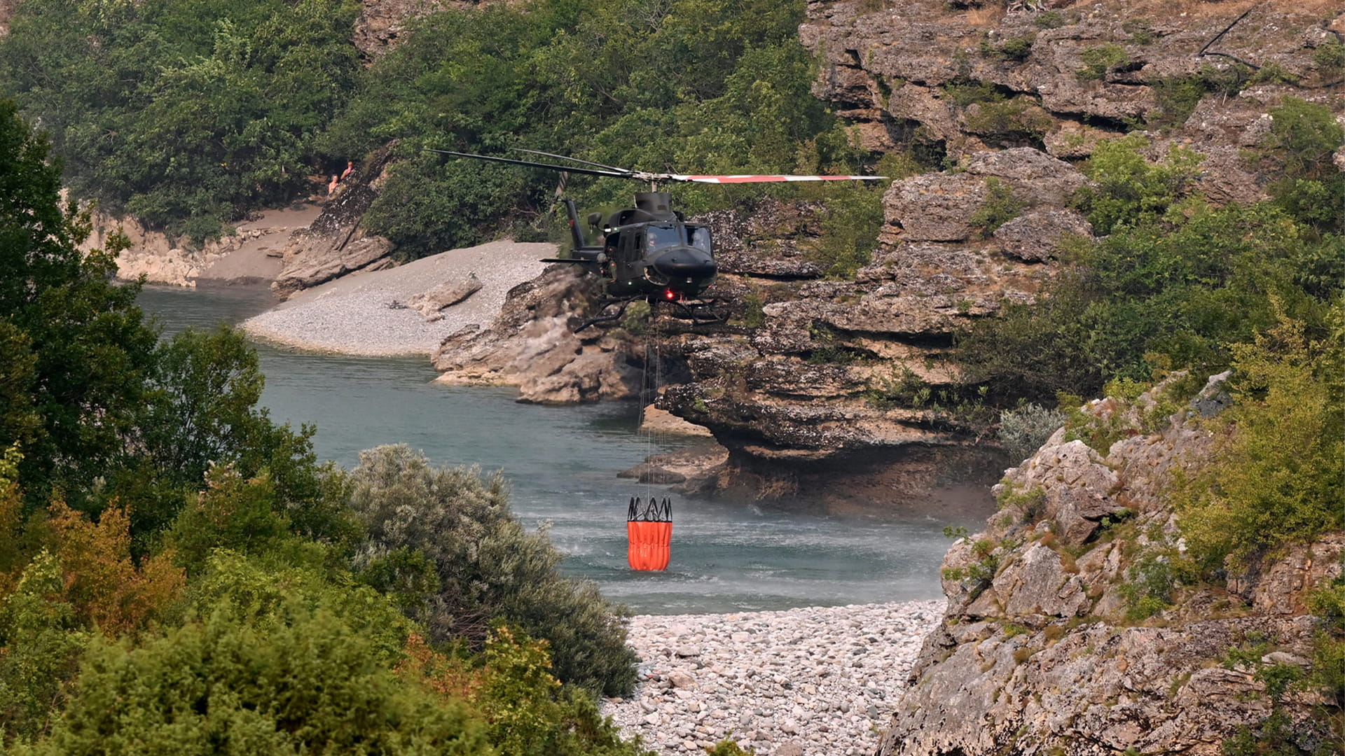 وسط موجة حر.. اندلاع حرائق جديدة بغابات مونتينيغرو  