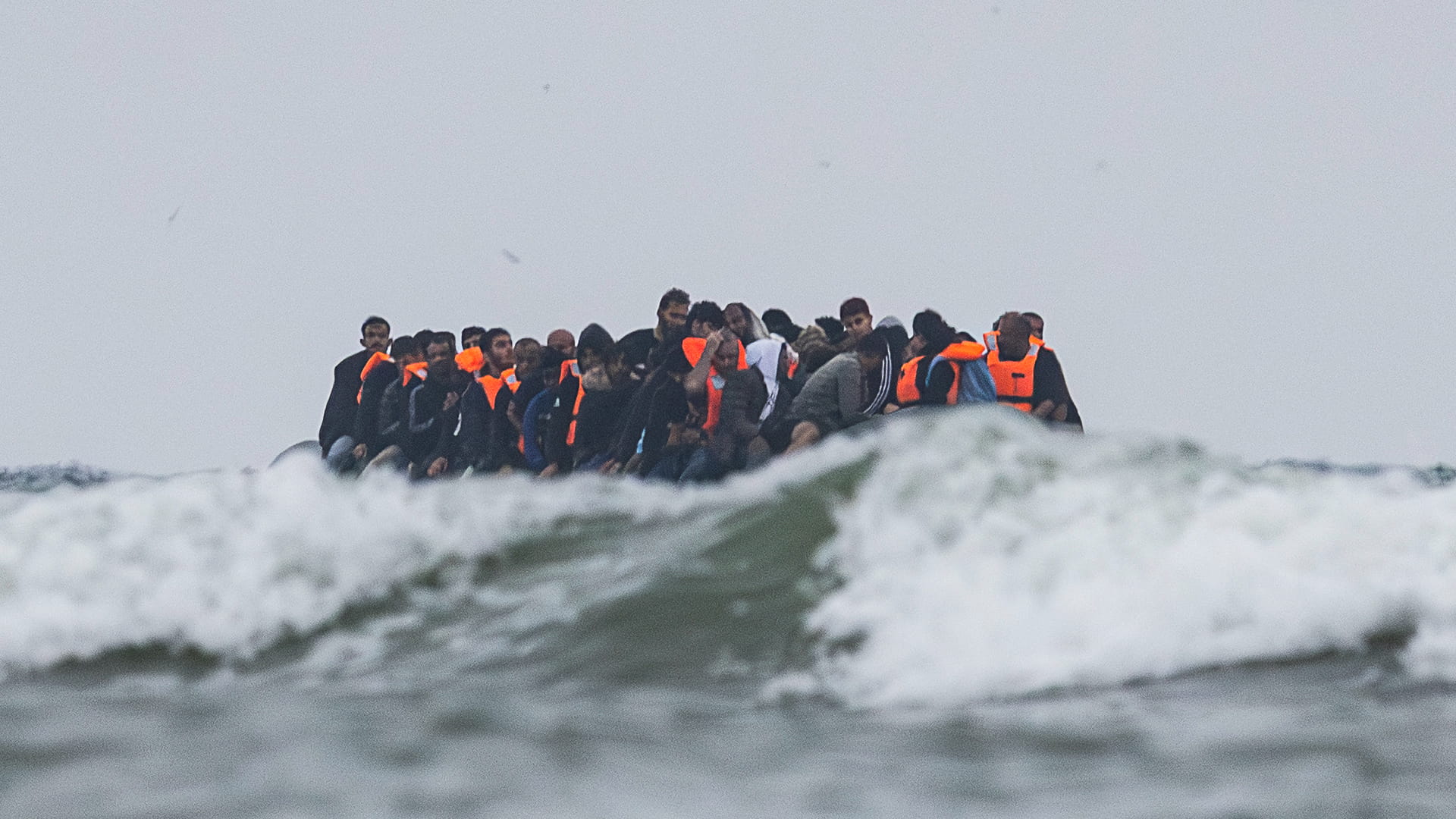 إيطاليا تواصل البحث عن مهاجرين مفقودين قبالة جزيرة لامبيدوسا 