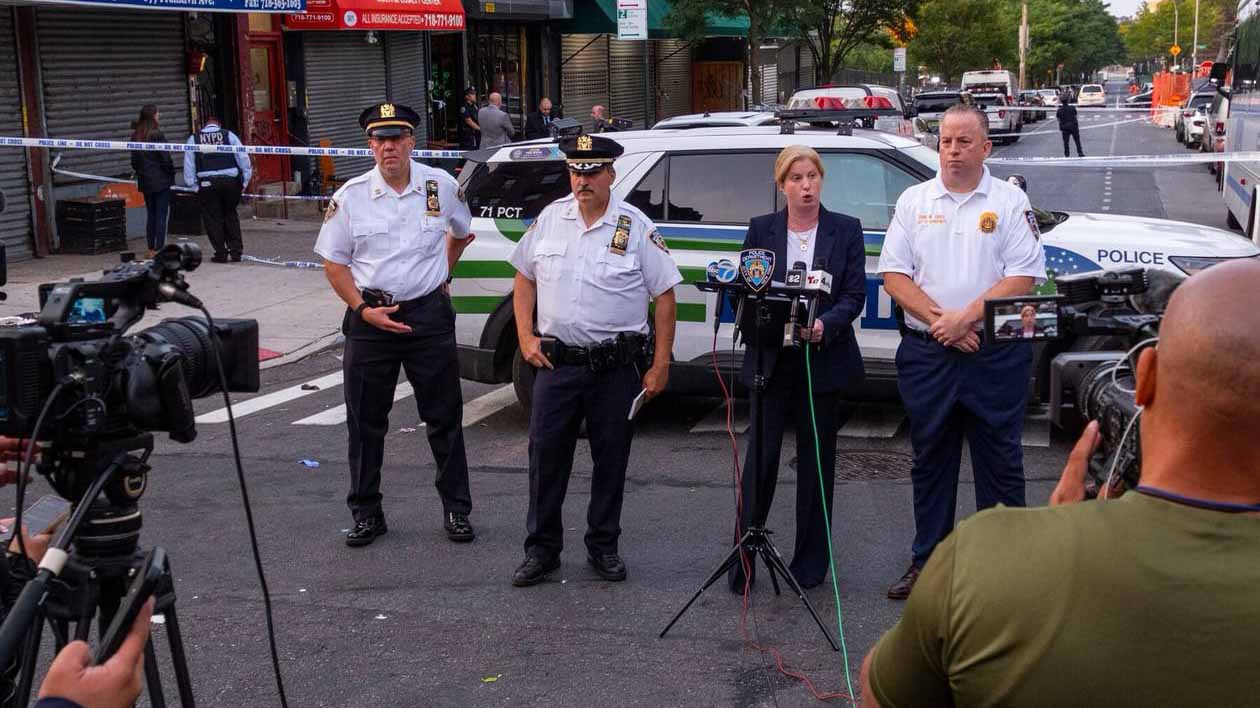 3قتلى و8 جرحى بإطلاق نار داخل مطعم في بروكلين بنيويورك1 