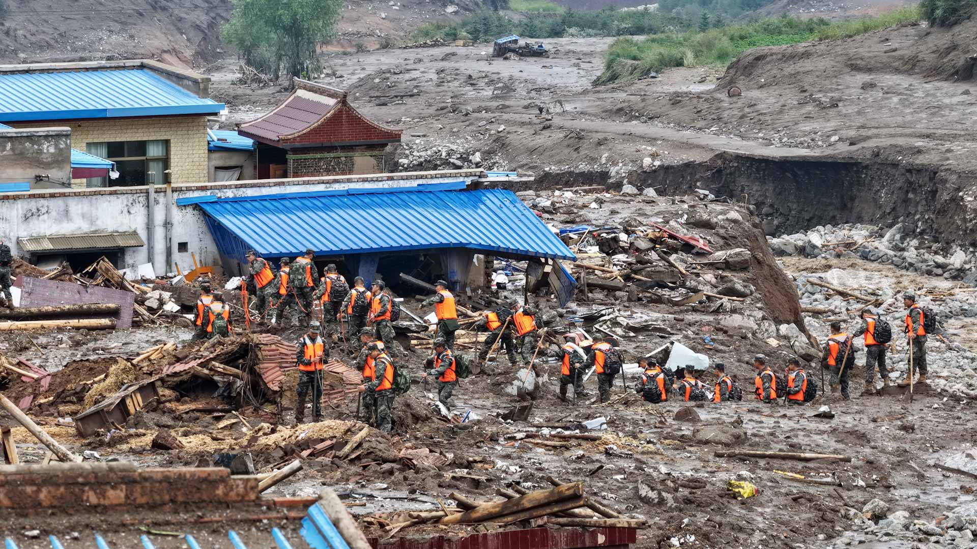  فيضانات عارمة تجتاح منغوليا بشمال الصين وتتسبب بوفاة 8 أشخاص وفقدان 4