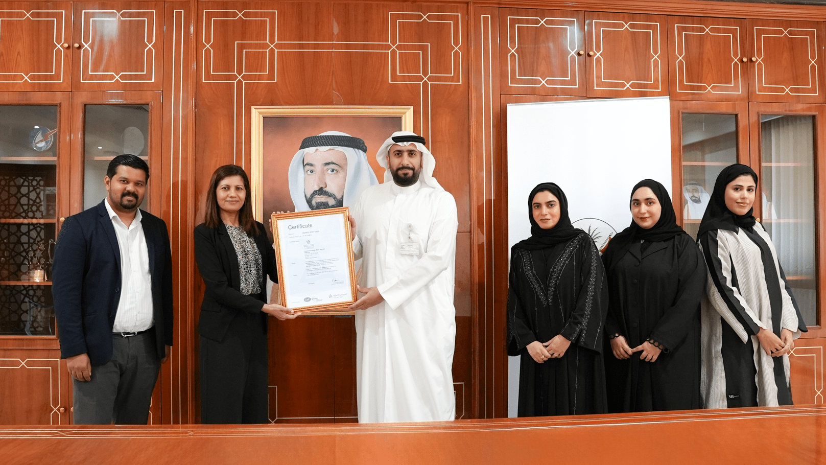 كهرباء الشارقة تحصل على المعيار العالمي لحماية المعلومات   ISO 27001:2022 