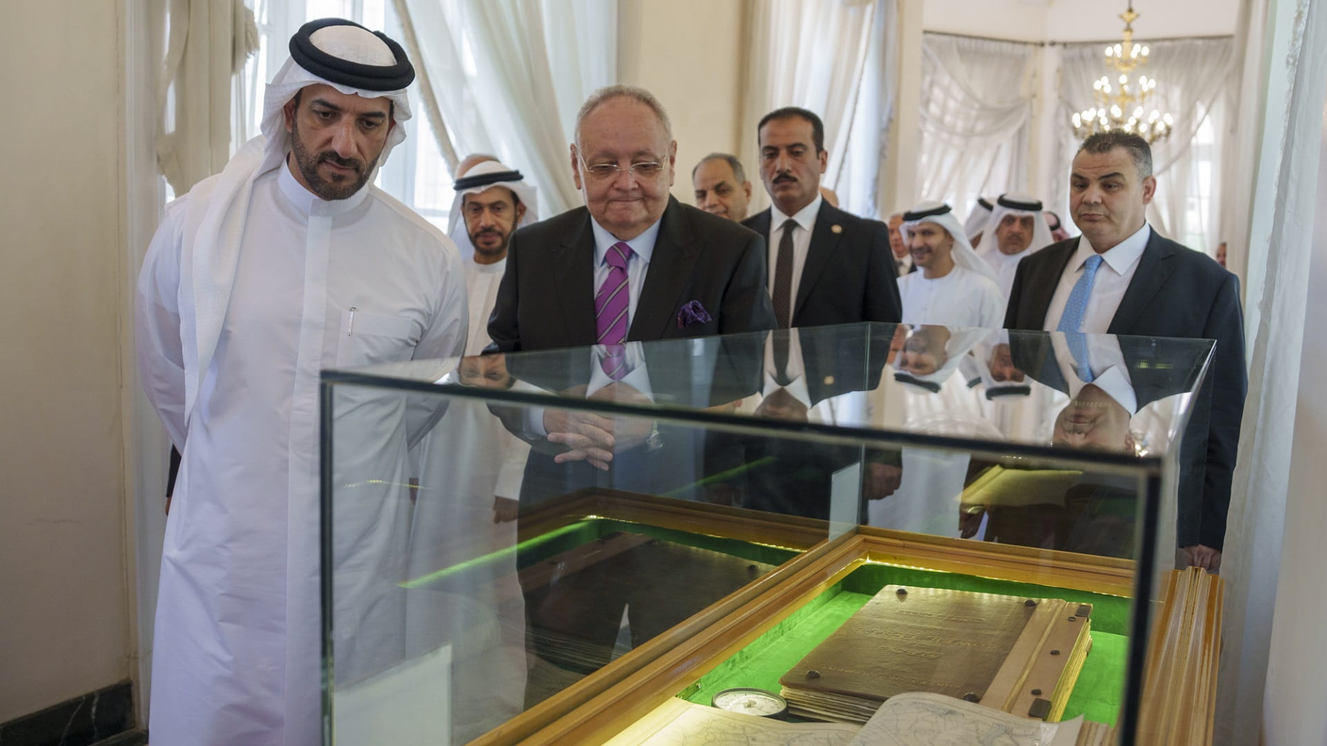 سلطان بن أحمد يطلع على آليات عمل مجلس الدولة المصري واختصاصاته