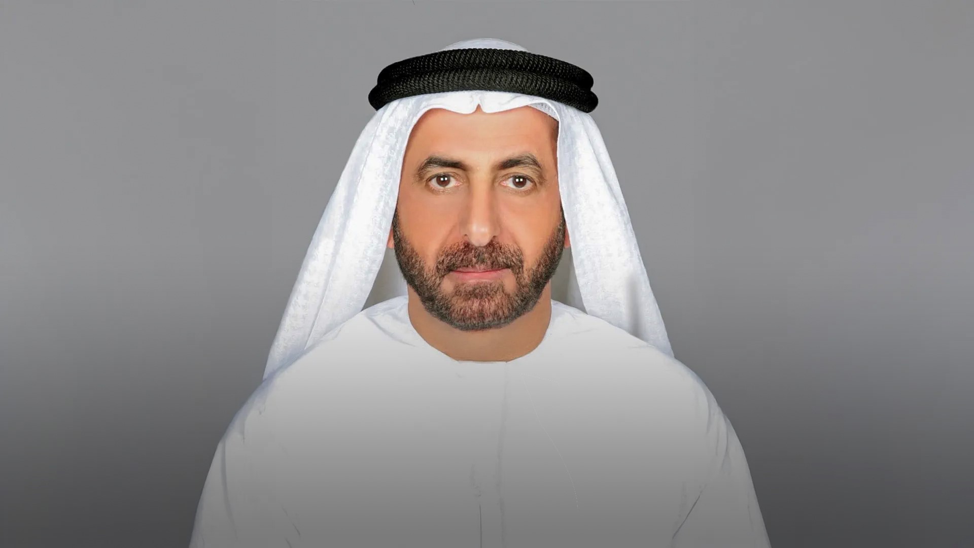 سعادة سلطان مطر بن دلموك رئيس مجلس إدارة مؤسسة الشارقة للقرآن الكريم والسنة النبوية 
