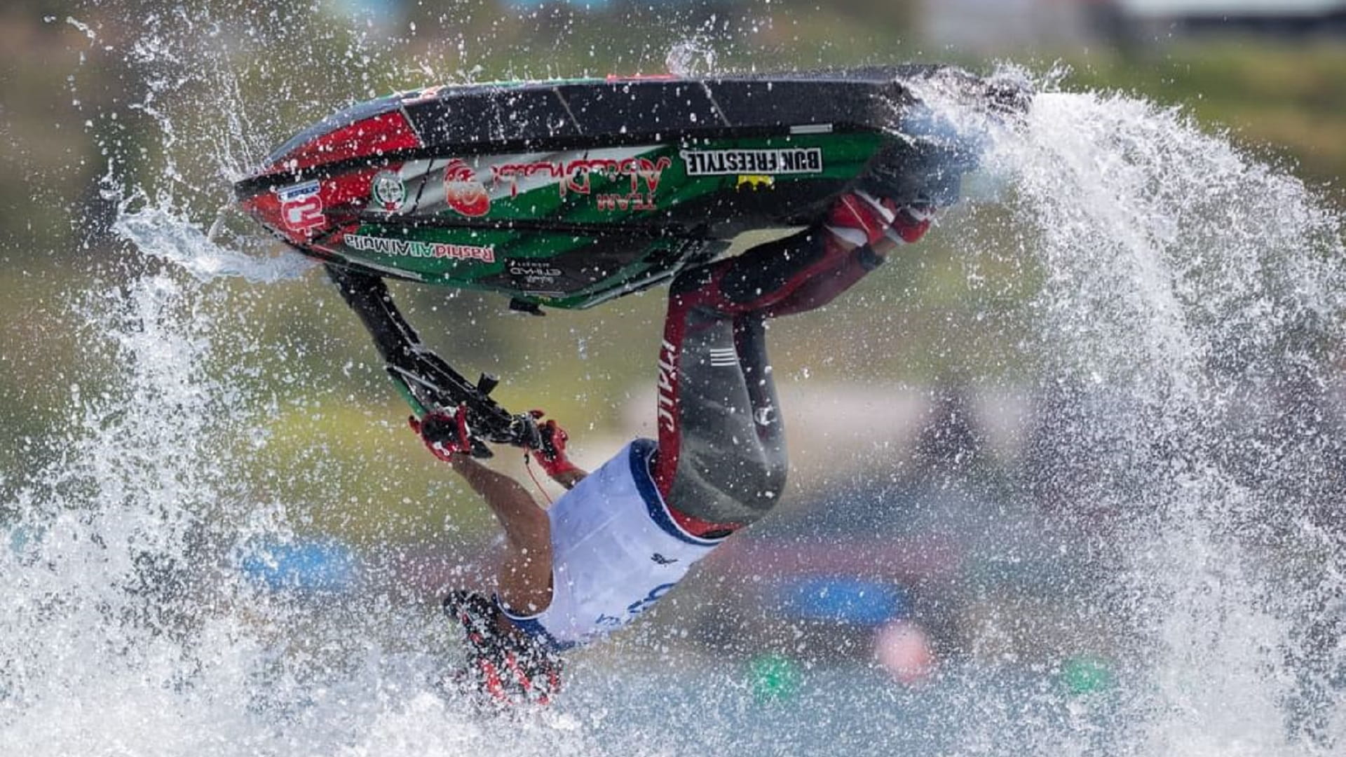 الإمارات تحصد برونزية مونديال "الدراجات المائية" بإندونيسيا 