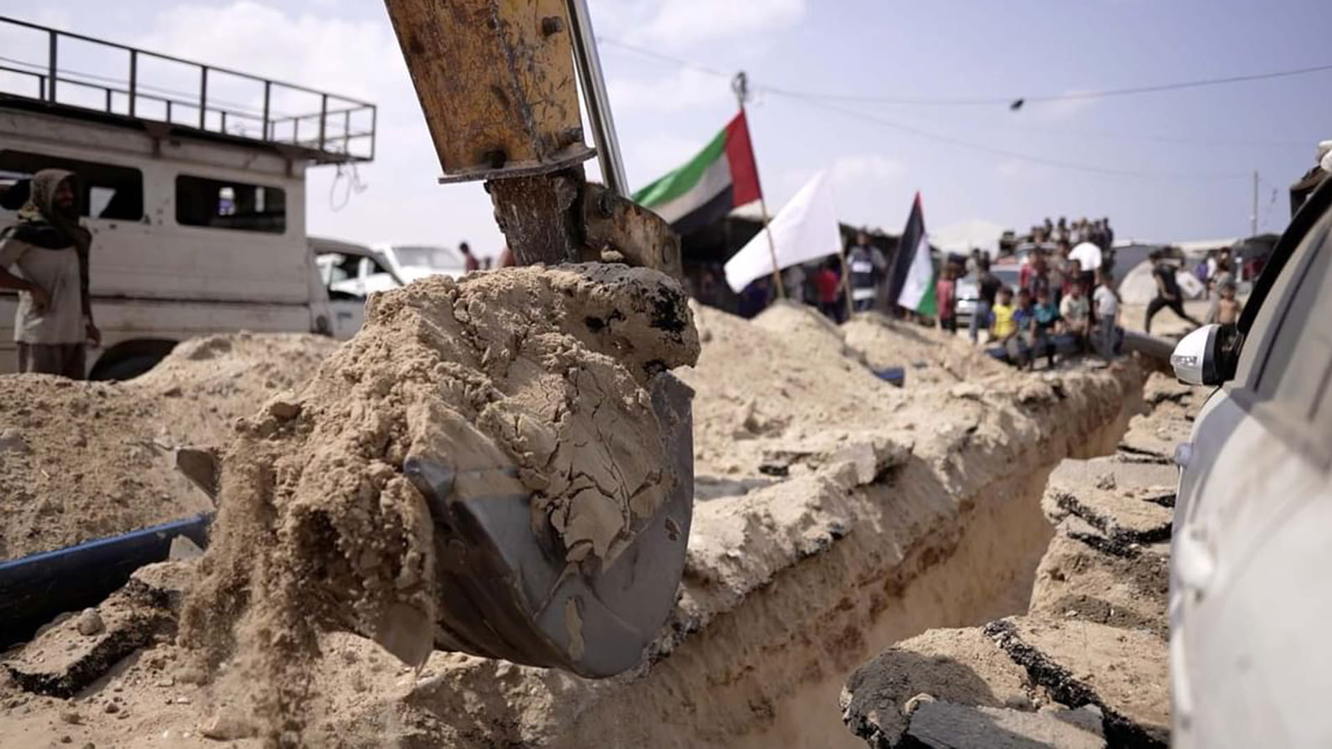 UAE shows 'Lifeline' water project in Khan Younis to journalists 